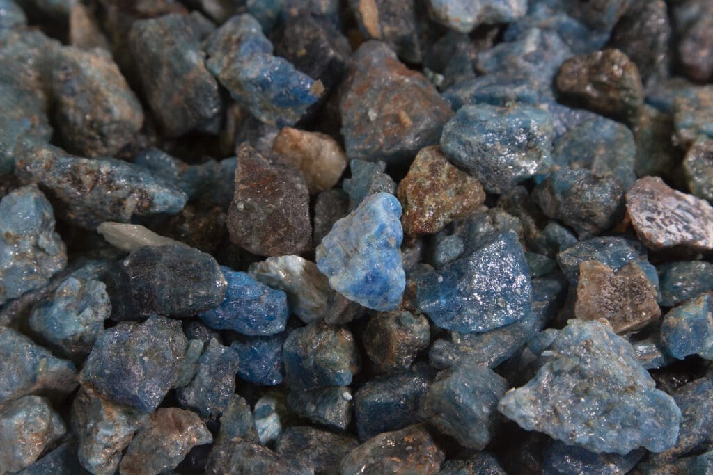 Ilb Rough Blue Apatite