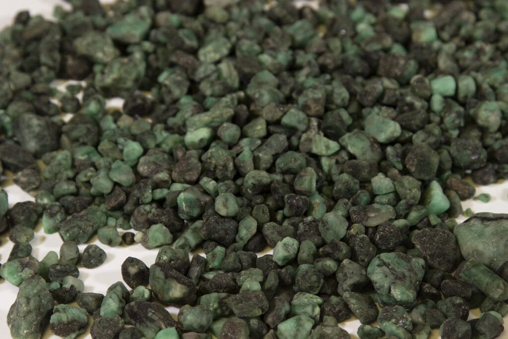 Small Emerald Gravel Mix - 1 LB